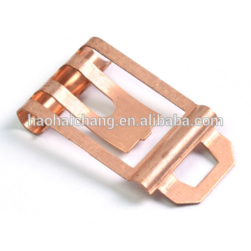 Metralla de cobre con proceso de estampado de metales en el interruptor